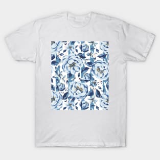 Blooming blue roses T-Shirt